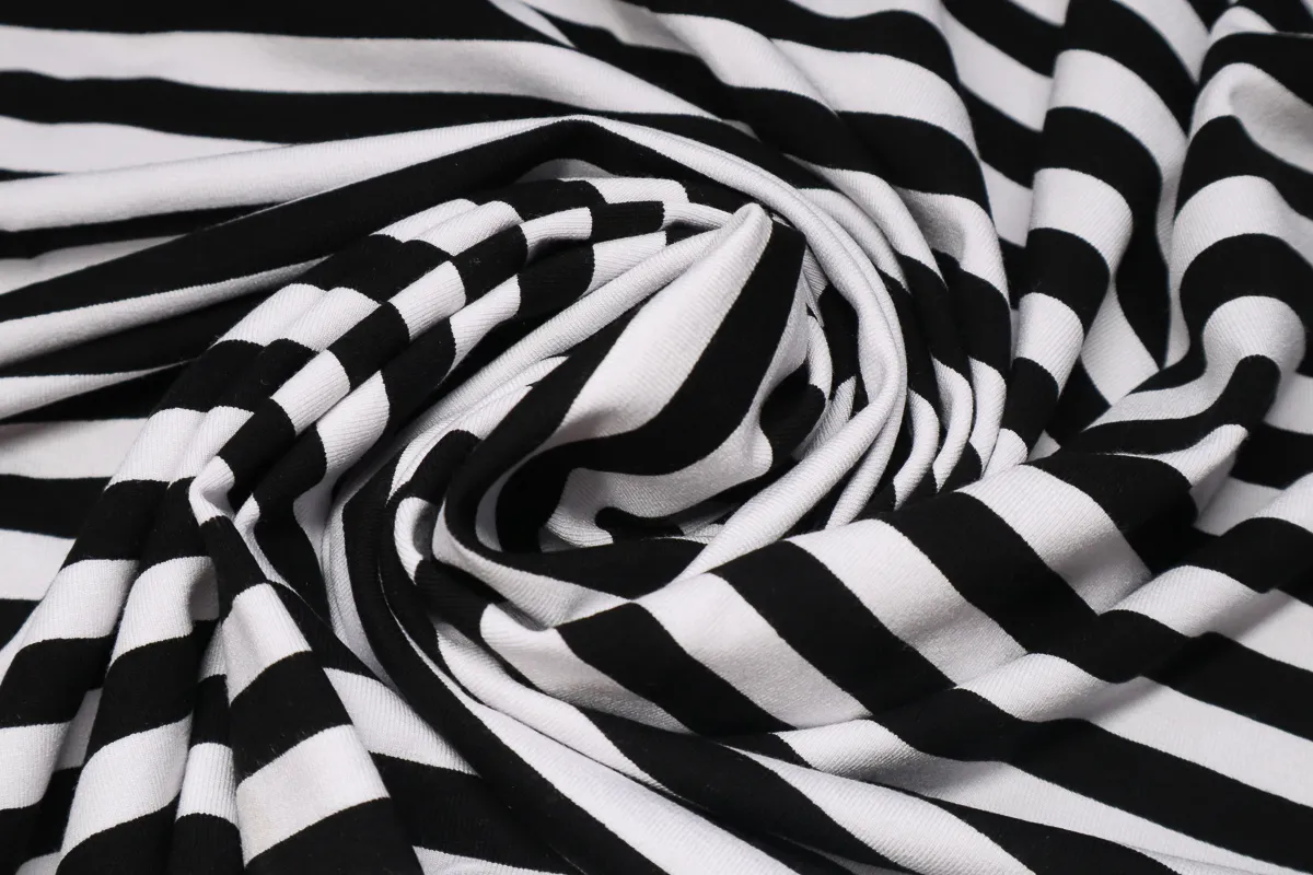 Ткань трикотаж полоска черно-белый ш 1,45 (вискоза 94% эл 4%,)