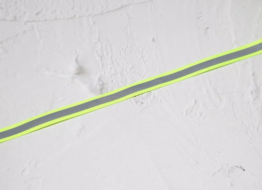 Тесьма светоотражающая 1см 