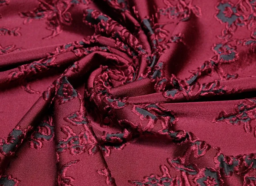 Ткань велюр цветы набивные бордовый ш 1,5 (пэ 100%)