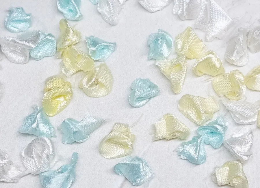 Aппликации пришивные розы мини атласные (в ассортименте)