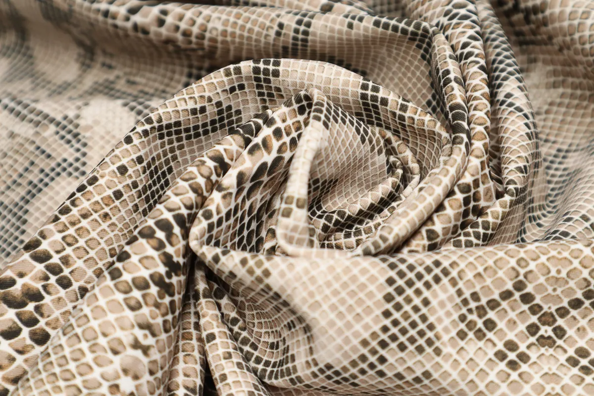 Ткань трикотаж бифлекс с принтом змеи бежевый ш 1,45 (пэ 100%)