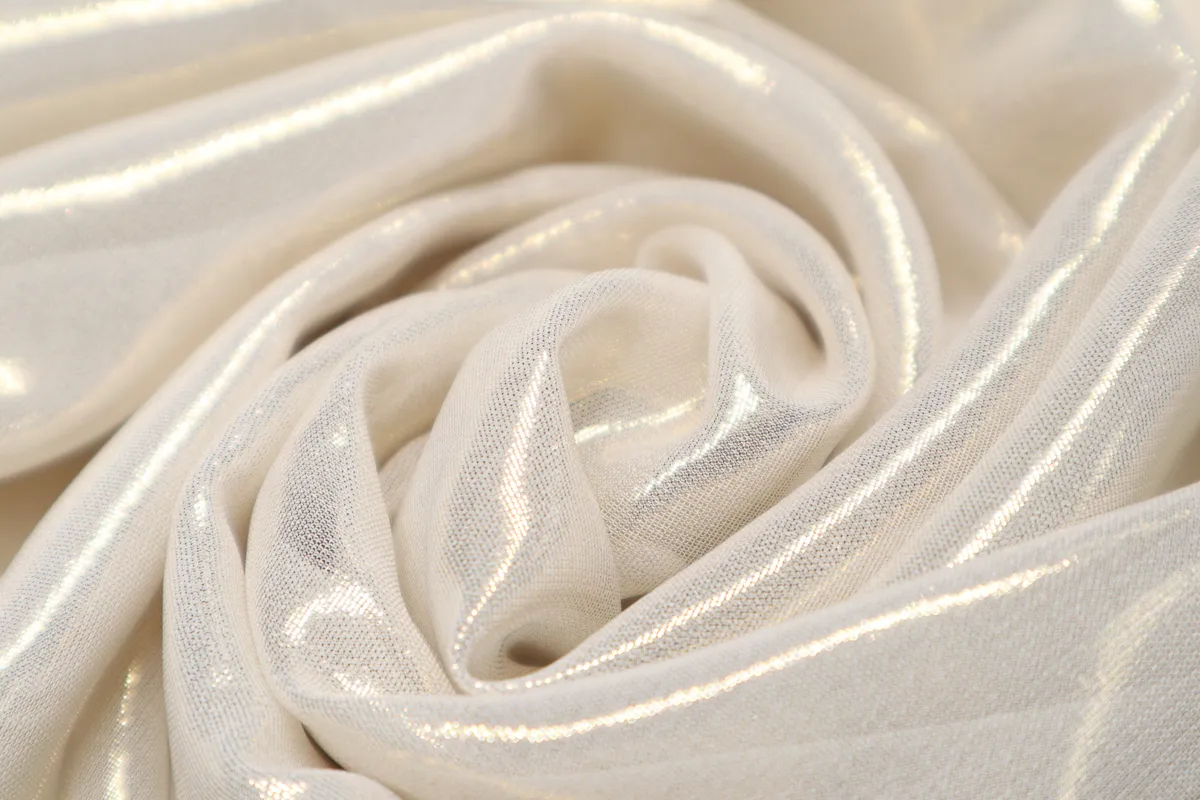 Ткань шифон с напылением кремовый\золотой ш 1,5 (пэ 100%)