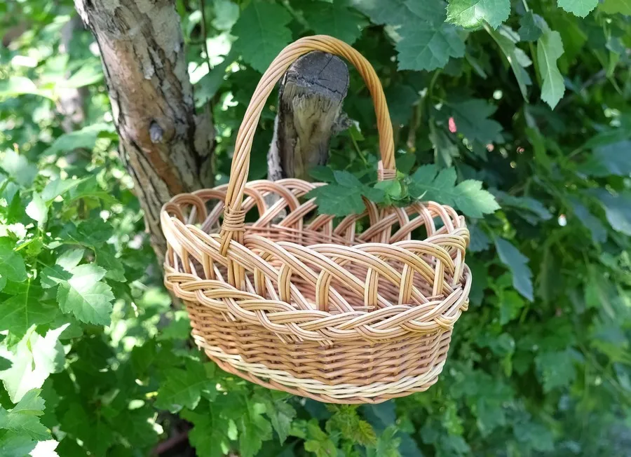 Корзина с ручкой овальная ажурная 28см*18см