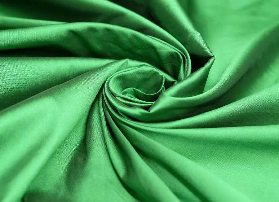 Ткань тафта зеленый ш 1,5  (пэ 100%)