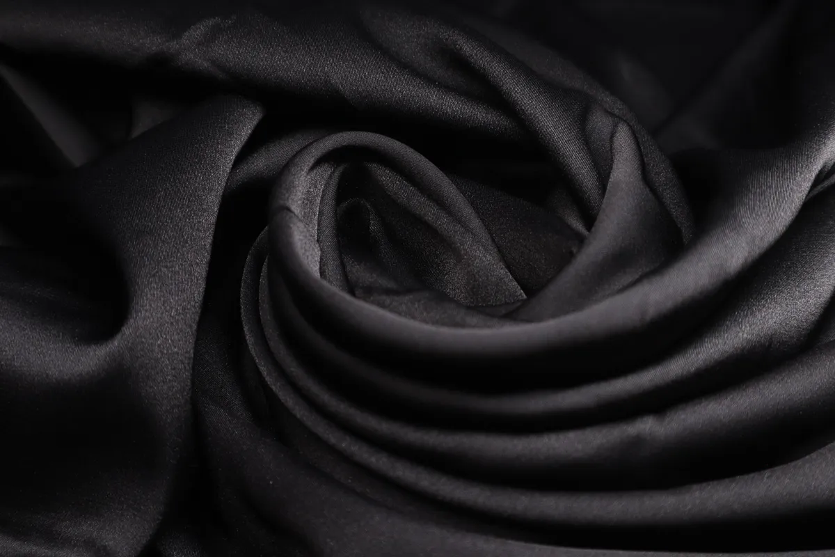 Ткань шелк однотон. черный ш 1,5 (эл 3% пэ 97%)