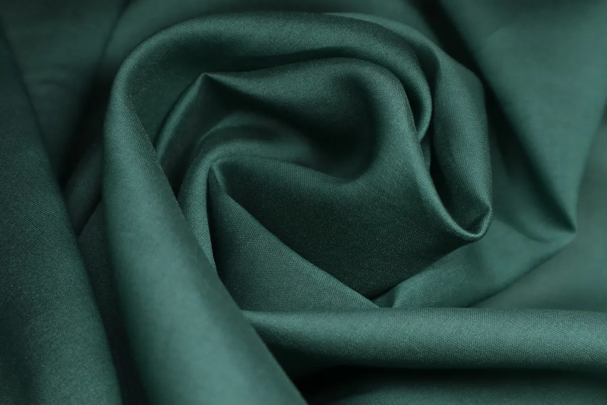 Ткань батист шелковый изумруд ш 1,5 ( тенсель 70% хлопок 30%)