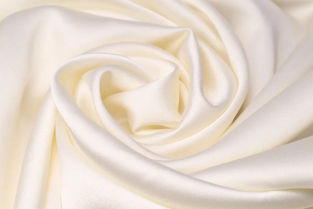 Ткань атлас сливочный ш 1,45 (пэ 96% эластан 4%) 