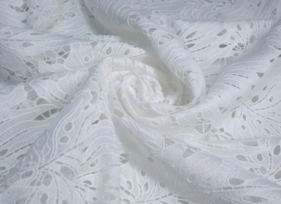 Ткань кружевное полотно листья белый ш 1,3 (пэ 100%) 